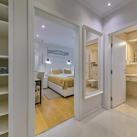 Madison Luxury & *
